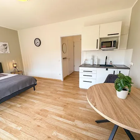 Lejlighed Stadtwald Langzeit-apartment - Kueche - Waschmaschine - S-bahn Direkt *