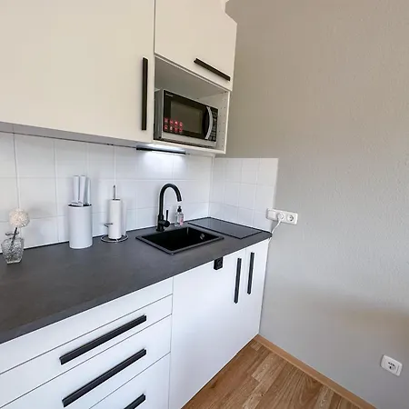 Stadtwald Langzeit-apartment - Kueche - Waschmaschine - S-bahn Direkt